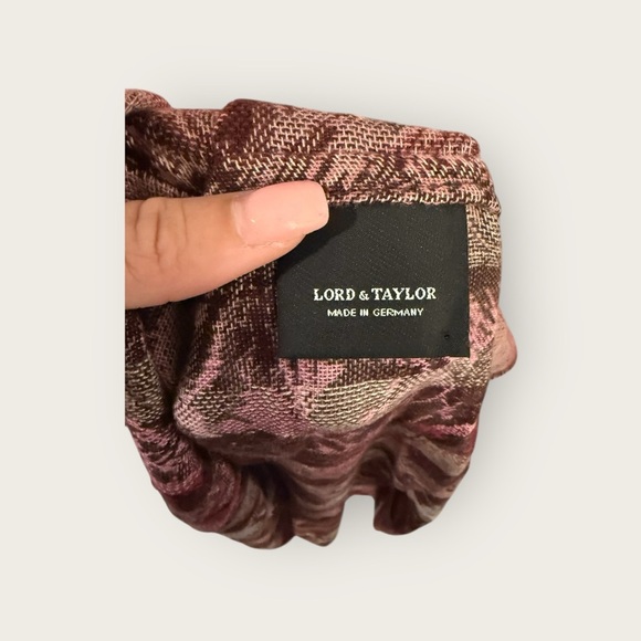 LORD & TAYLOR | German Infinity Scarf Floral - Picture 3 of 3